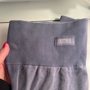 whote fox leggings blue